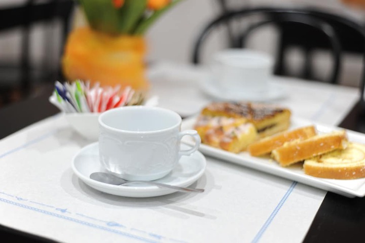 Breakfast/Coffee Service 34 of 46