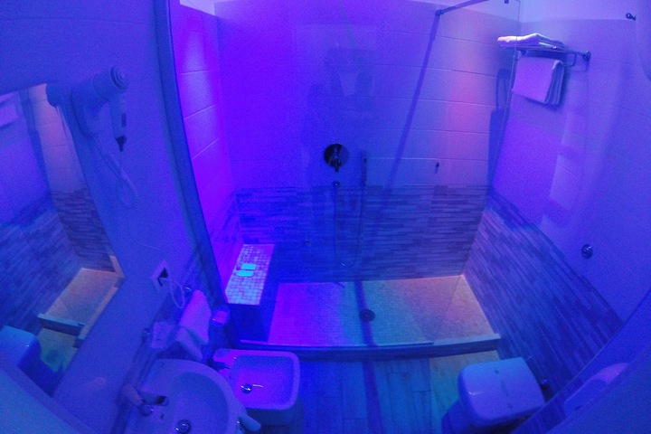 Room 28 of 39