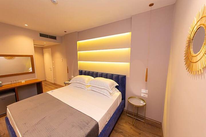 Room 6 of 34