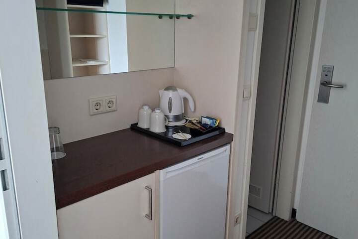 Room 11 of 36