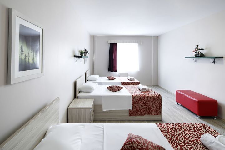 Room 25 of 40