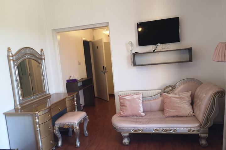 Room 5 of 110