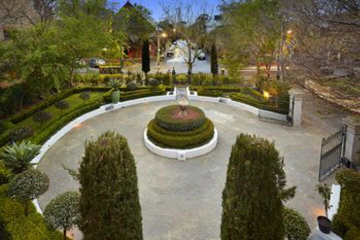 Hotel Exterior 16 of 41