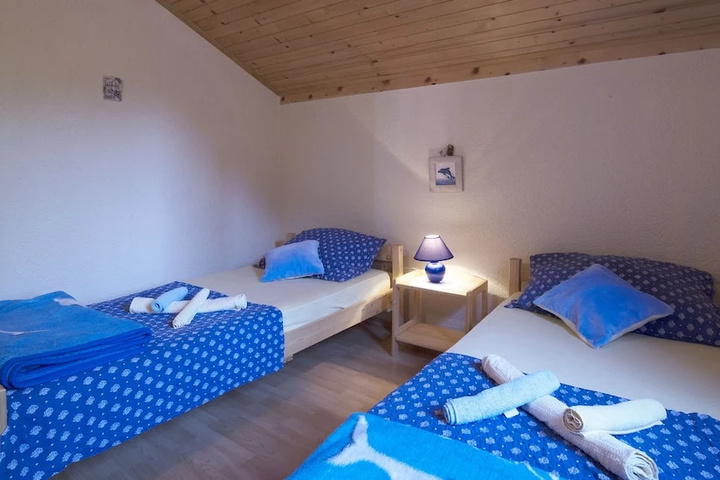Room 4 of 14