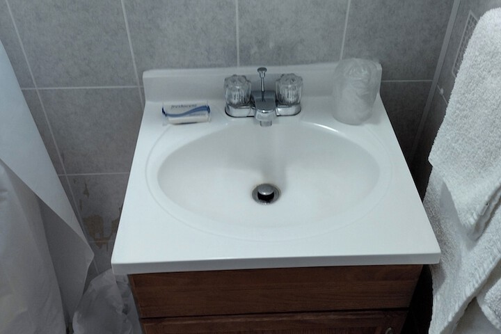 Room 6 of 10