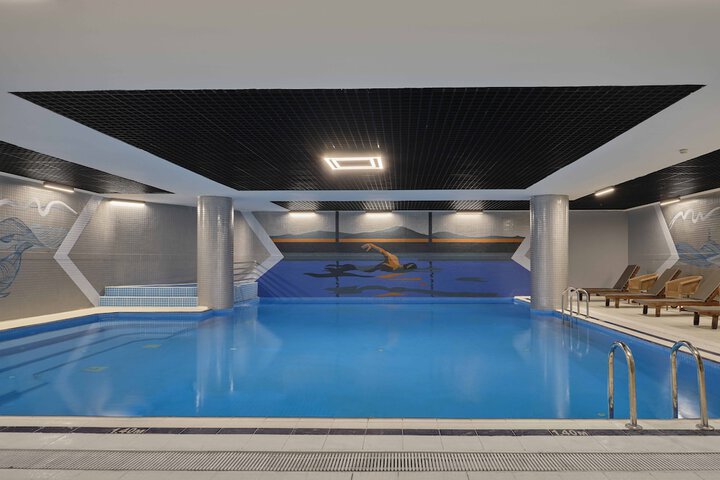 Hotel with Pool