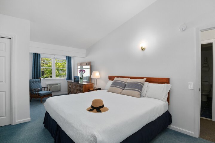 Room 4 of 30