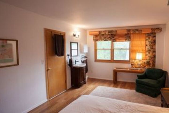 Room 8 of 19