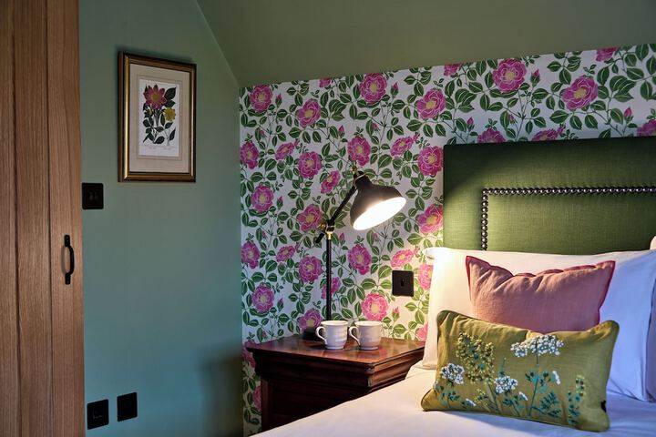 Room 4 of 20