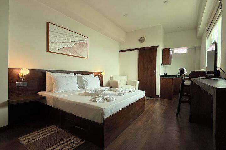 Room 5 of 10