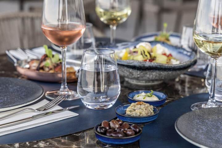 Dining 60 of 95