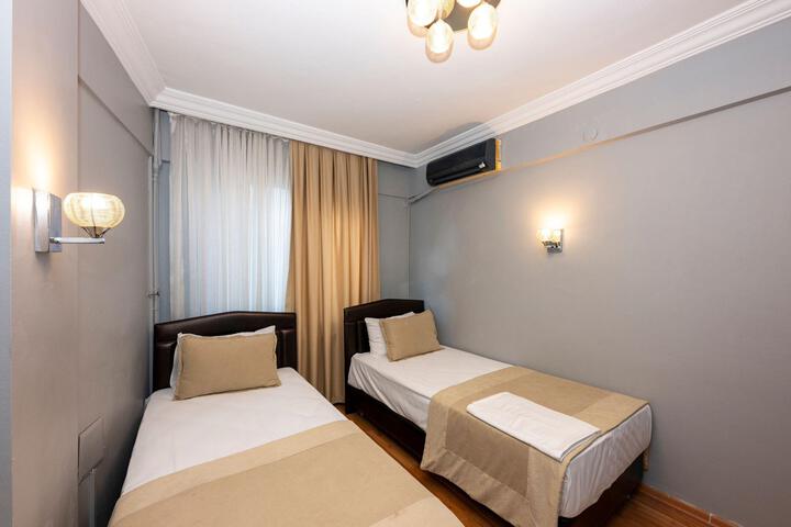 Room 21 of 21