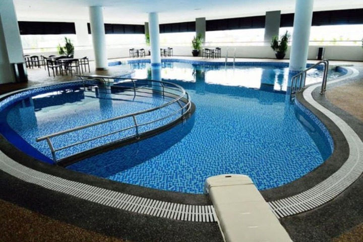 Hotel with Pool