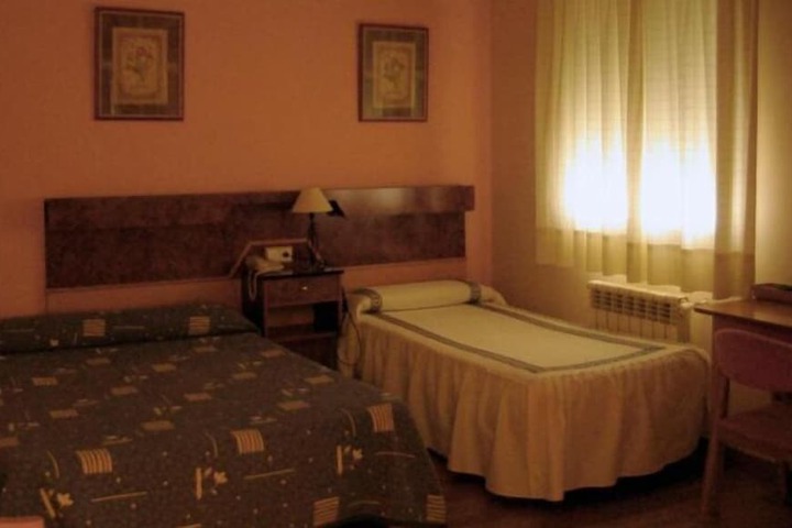 Room 17 of 66