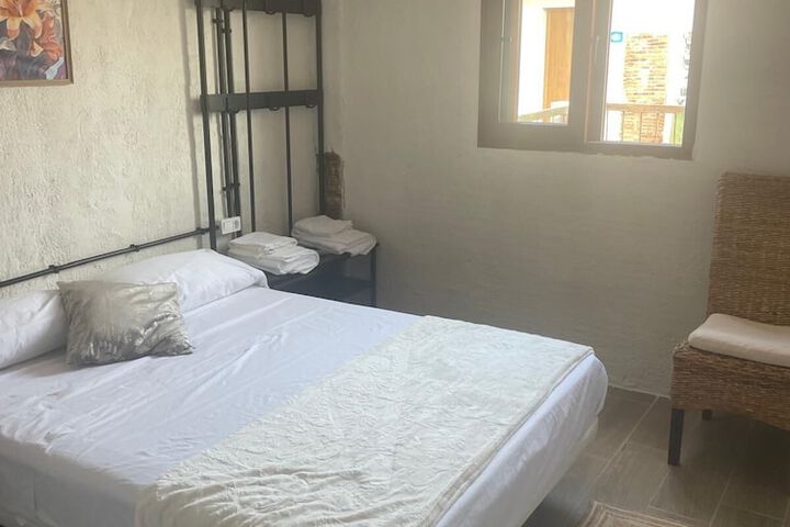Room 9 of 35