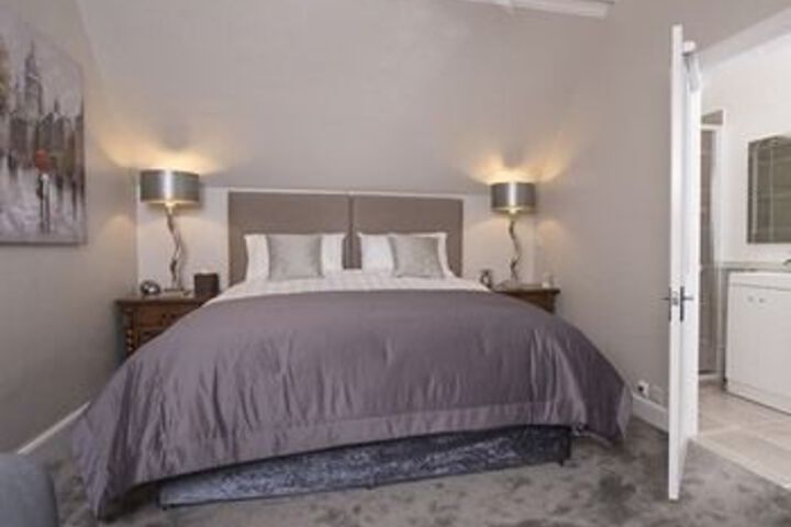 Room 9 of 17