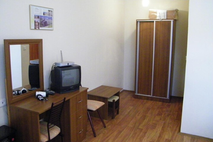Room 4 of 44