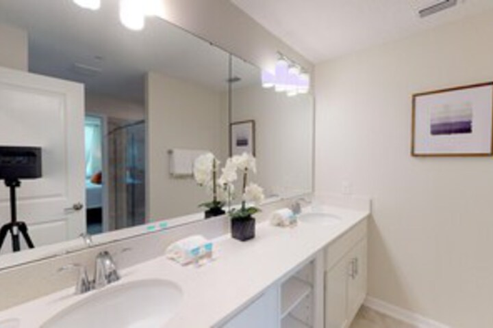 Room 4 of 54