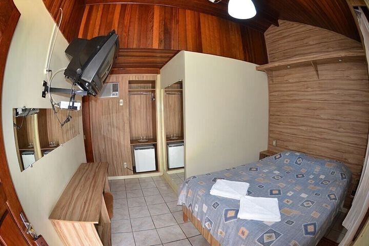 Room 30 of 34