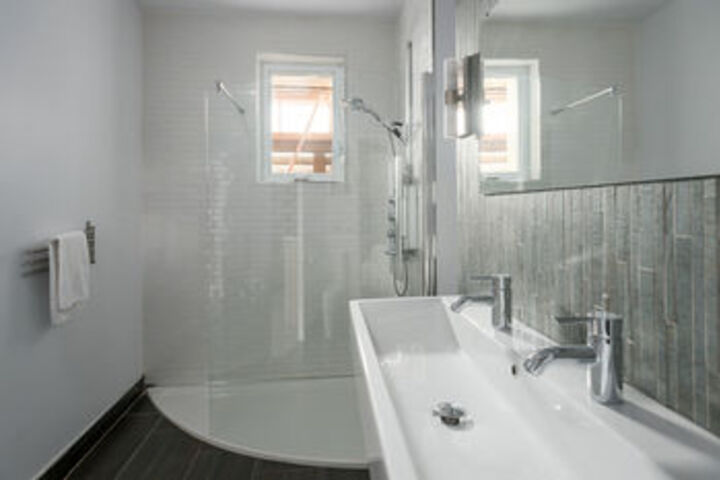 Room 2 of 22