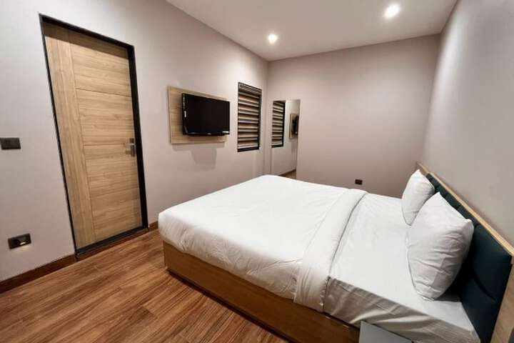 Room 17 of 36