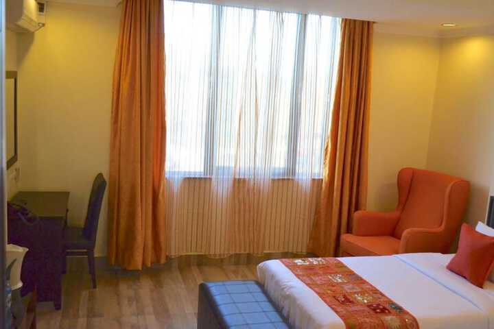 Room 7 of 26