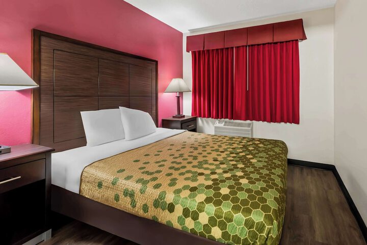 Room 14 of 29