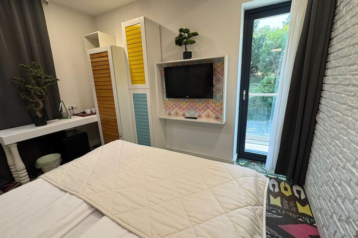 Room 14 of 25