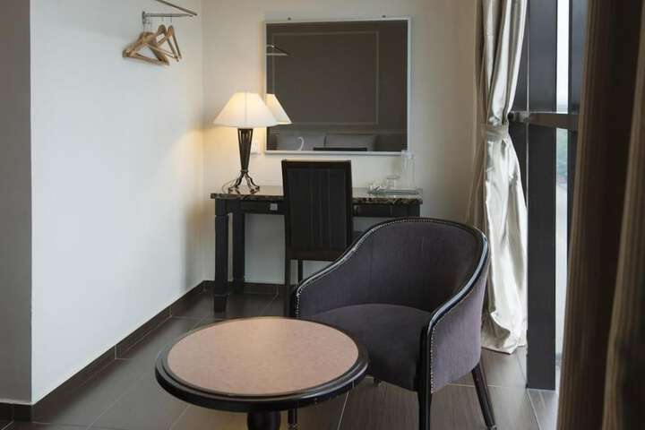 Room 13 of 31