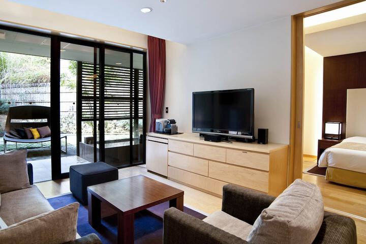 Room 9 of 29