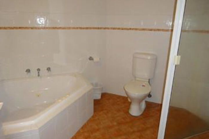 Room 4 of 15