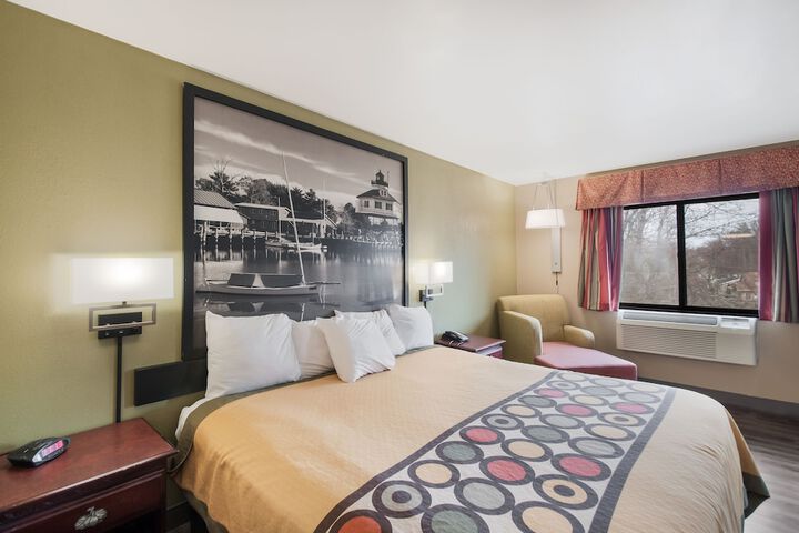 1 King Bed (9 of 10)