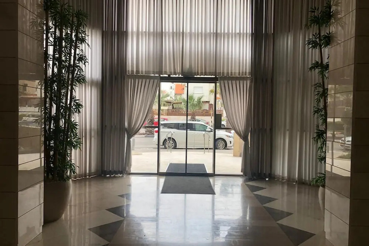 Room 14 of 21