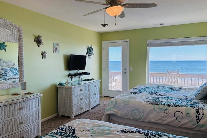Room 12 of 66