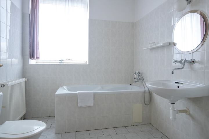 Room 13 of 21