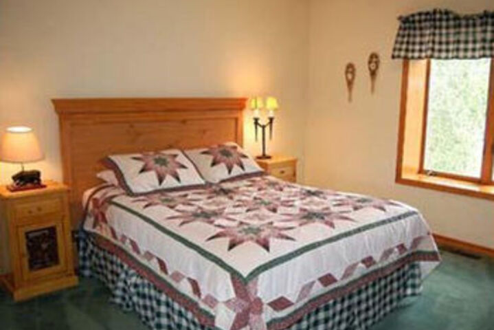 Room 4 of 9