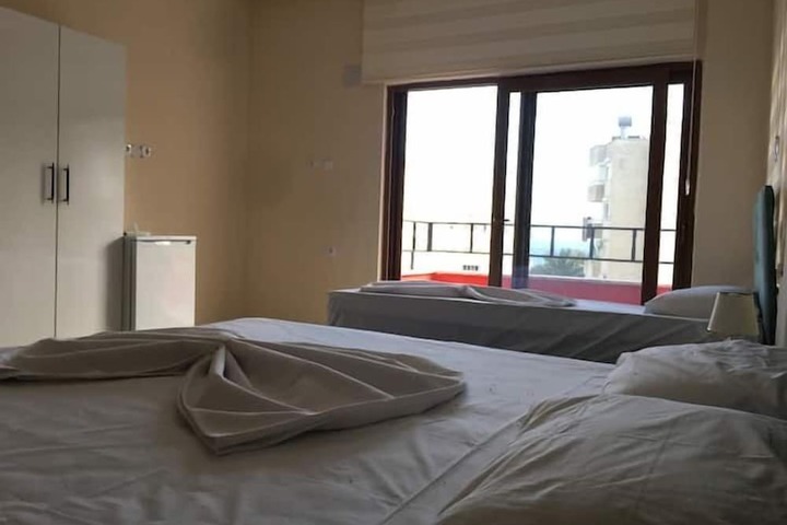 Room 4 of 16