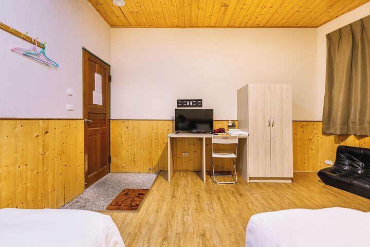 Room 6 of 119