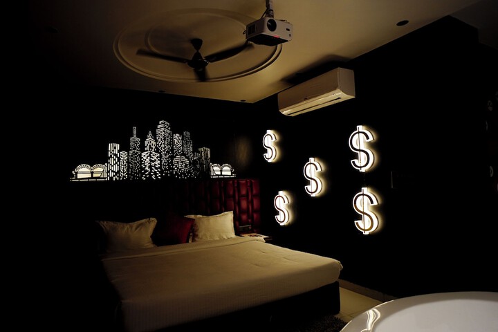 Room 43 of 149