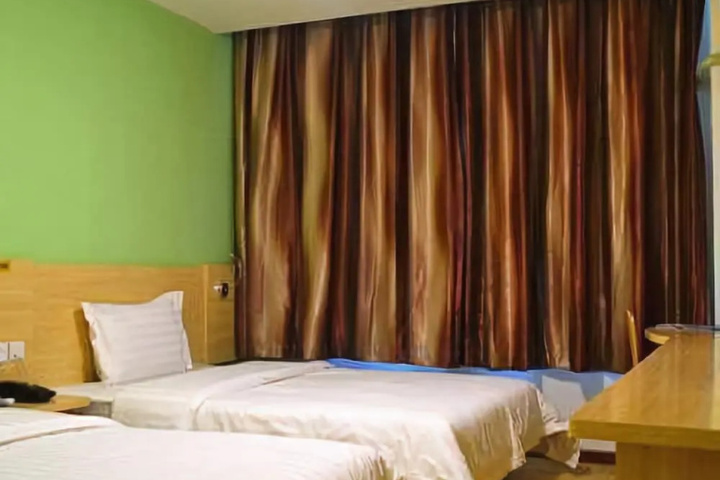 Room 3 of 3