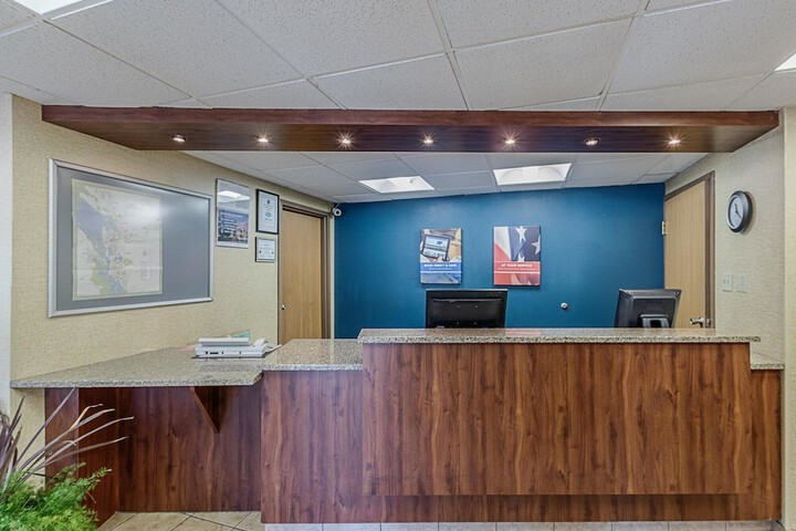 Entrance & Lobby