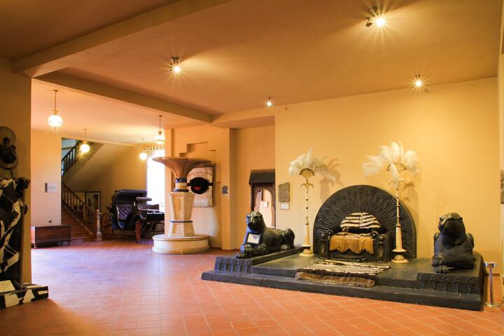 Hotel Lobby