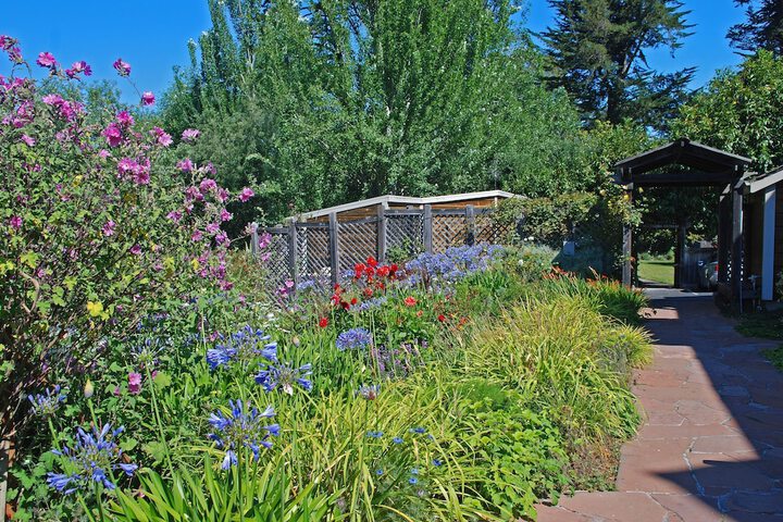 Hotel Exterior 65 of 76