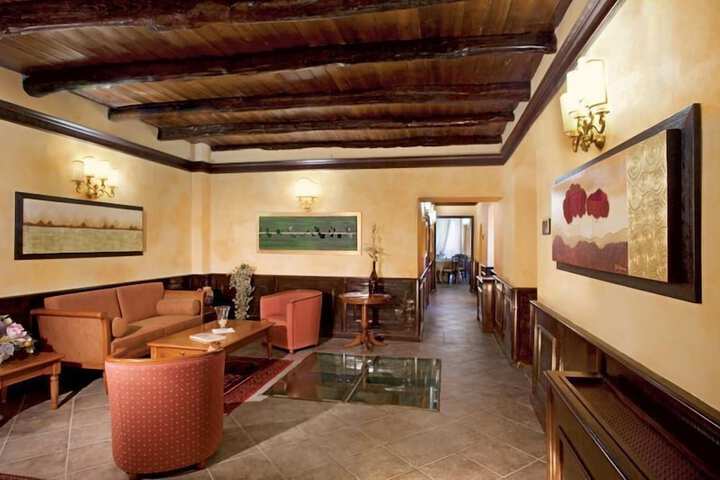 Guest Lobby