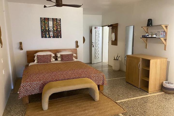 Room 65 of 151