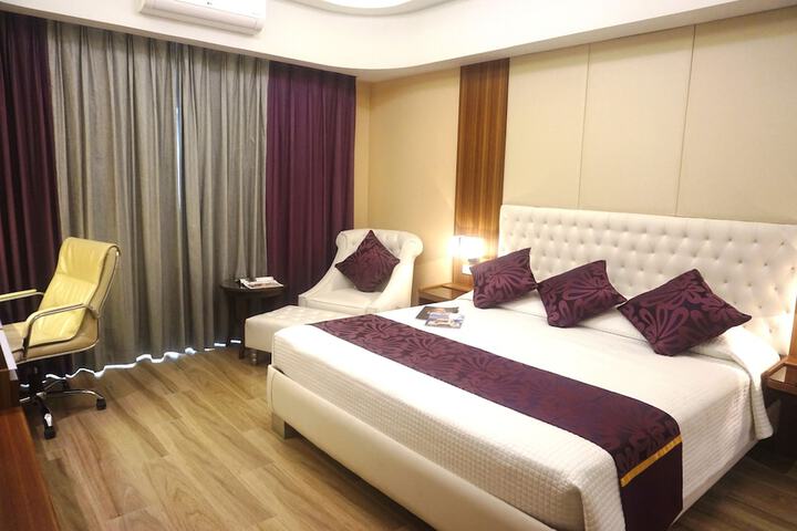 Room 10 of 62