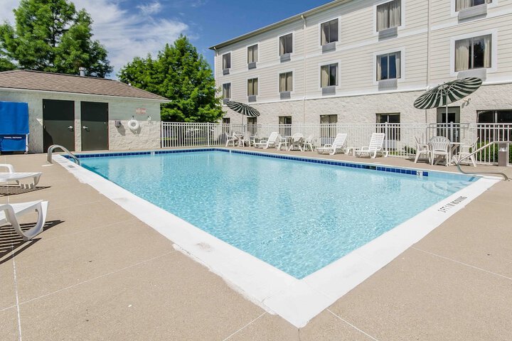 Pool 20 of 29