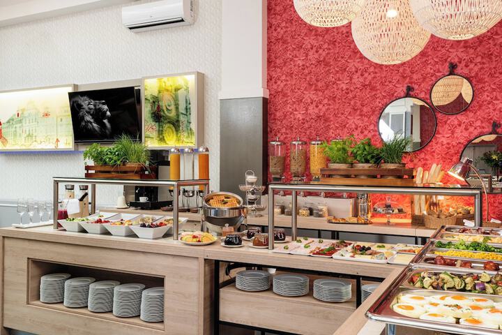 Breakfast buffet