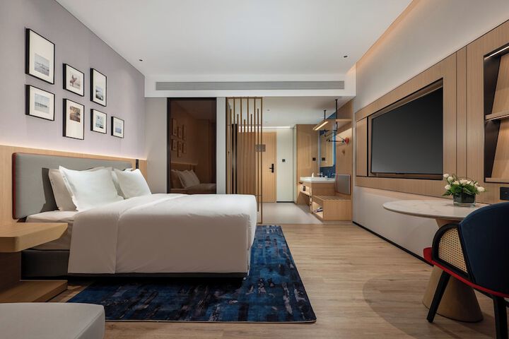 Room 9 of 73