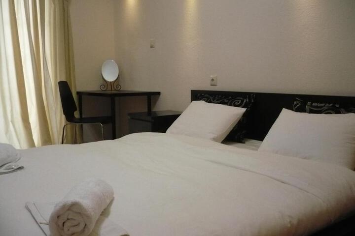 Alexandros Hotel
